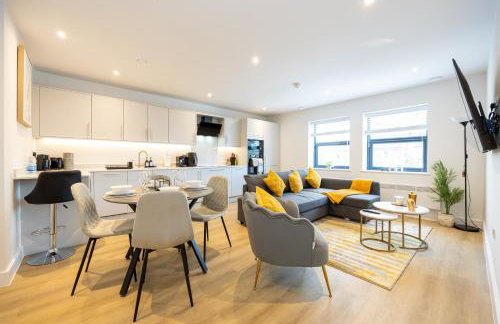 Modern 2 Bed near Wythenshawe Hospital and Manchester Airport With Parking - Foto 1