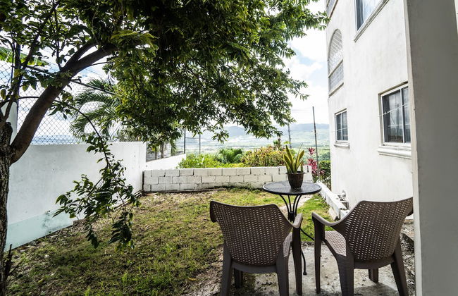 Skyline Suites, Breathtaking Mountains & City View 1 Bedroom Apts by RedAwning - Foto 7