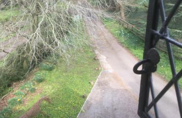Welsh Gatehouse, Historic Castle which can cater for Electric Vehicle - Foto 20