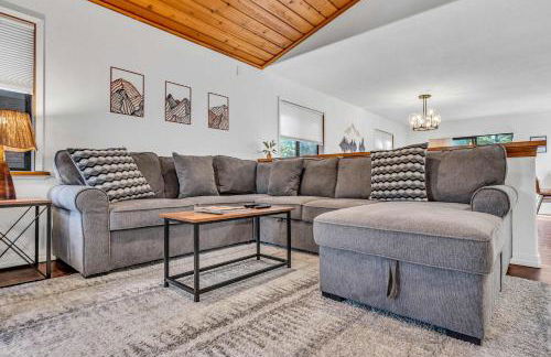 Tahoe Retreat with Decks and Separate Studio - Foto 6