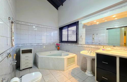 Casa 4 suítes em bairro nobre de Foz - Photo 4