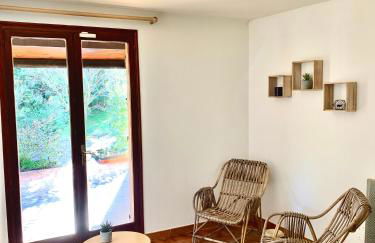 Villa privée dans un cadre verdoyant , piscine et grand jardin - Foto 9