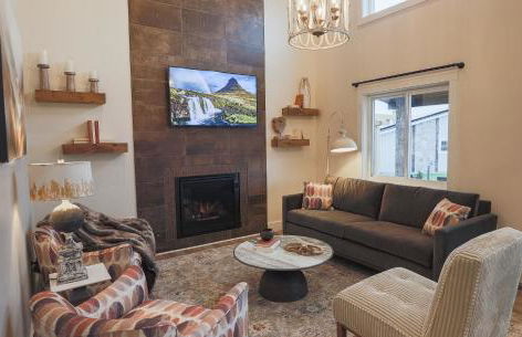 Valley View Resort Cabin #5, 2-Bed, Modern-Luxury with Hot Tub in Canaan Valley, WV - Photo 4