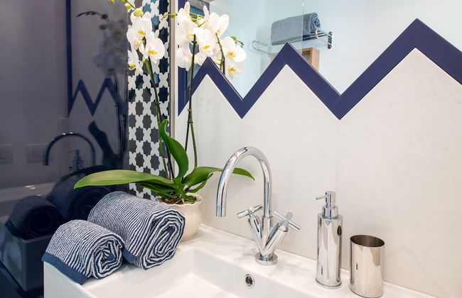 Luxury Apartment with Penthouse and Pool - Photo 33