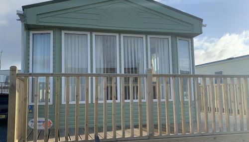 Immaculate 2-Bed Lodge in Monreith - Photo 2