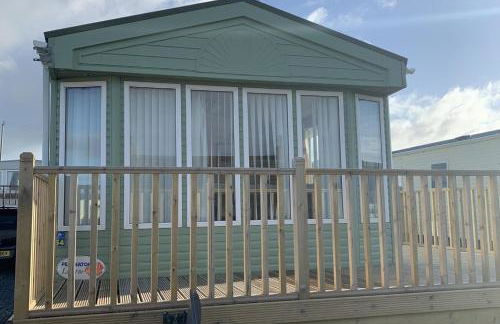 Immaculate 2-Bed Lodge in Monreith - Photo 2