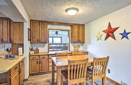 Stunning Wisconsin Retreat on Active Farm! - Foto 13