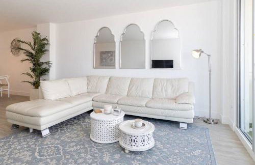 Stunning & Spacious Resort-Style Condo Across From Beach! - Foto 6