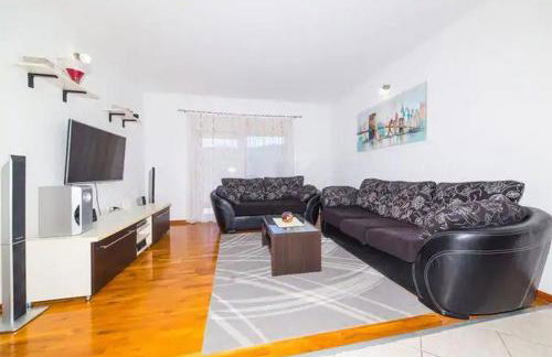 Idyllic Holiday Home With Private Pool, Sun Deck, and Organic Garden - Foto 37