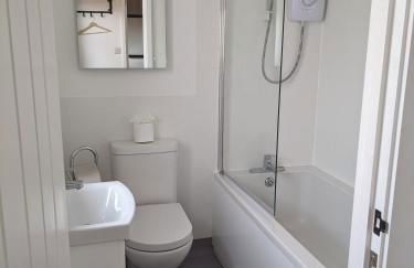 Characterful 2 bed cottage, quiet village setting - Photo 8