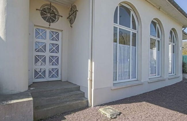 Spacious Holiday Home in Aure sur Mer With Garden - Foto 2