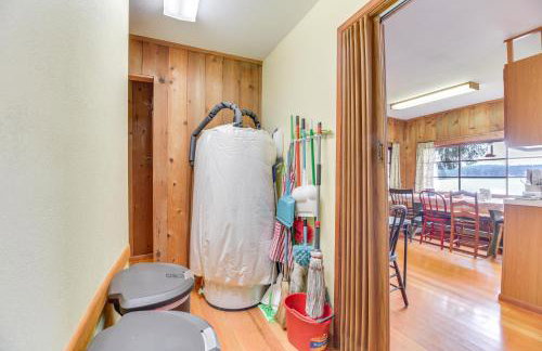Waterfront Grapeview Escape w/ Boat Dock & Views! - Foto 15
