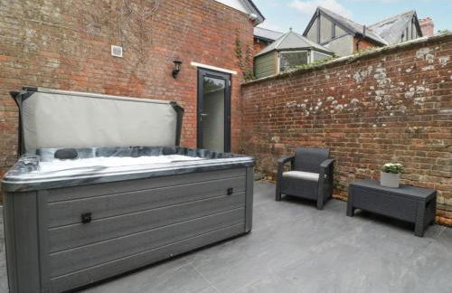 The Coach House - Photo 16