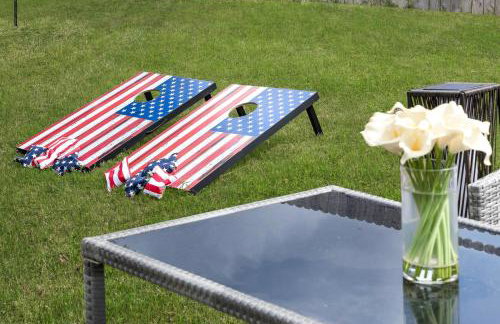 Stylish Hot Tub Retreat BBQ Yard Games WiFi Pets - Foto 25