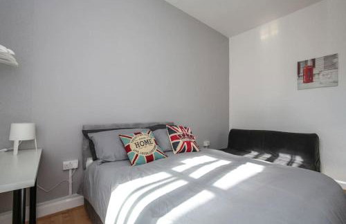 Large Modern Spacious House 6 Bedrooms 5 Bathrooms - Foto 8