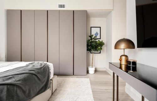 Contemporary Condo - Grill - Balcony - Tesoro - Foto 28