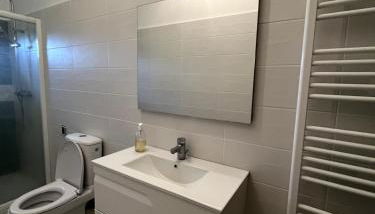 Bordeaux, Gironde, Océan - Gîte au coeur des vignes - Foto 3, Shower