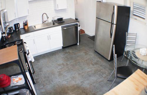 Urban Oasis - 3BR 2BA - City View- Private Parking - Foto 7