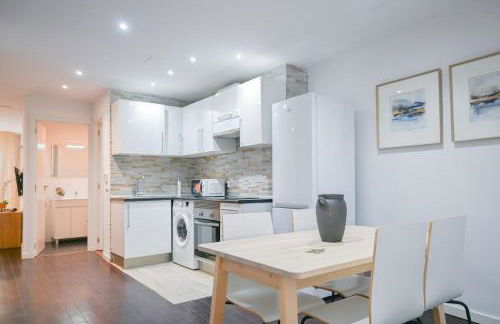 Apartment with Balcony on Calle Santa Engracia Temporal SEN1692 - Foto 38