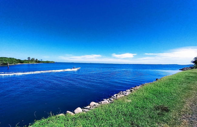 Waterfront Sunset Apt Fantasy Island - Photo 13