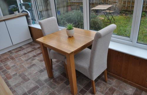 Cozy & Self Contained Garden Bungalow - Foto 22