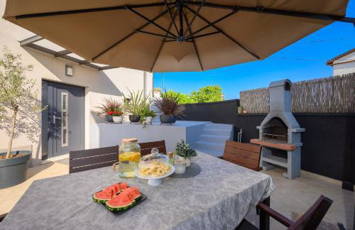 VILLA LATINI - Ideal for a family vacation. Heated pool. Local breakfast optional available - Foto 4