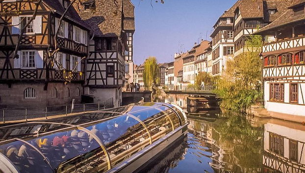 Visita guiada privada a pie del distrito antiguo de Estrasburgo - Foto 3
