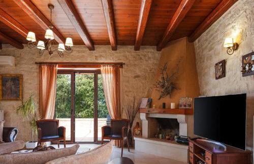 Villa Eleftherna - Majestic Evergreen Retreat with Scenic Views - Foto 18