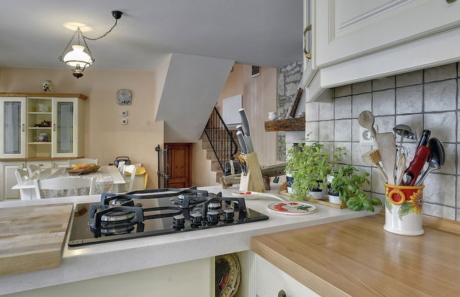 Well Maintained Holiday Home With Private Heated Pool Near the Beach - Foto 8