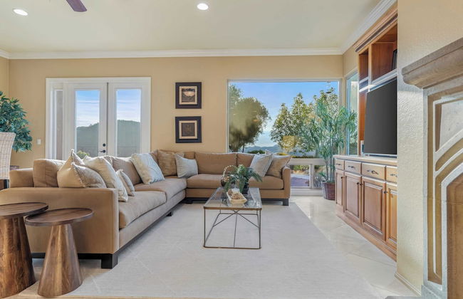 Hilltop Estate w/ Pool, Hot Tub, Fire Pit, Views Cleveland Vista by Avantstay - Foto 15