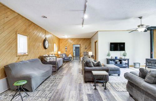 Quiet Lakefront Grand Rapids Cabin on 5 Acres - Foto 4