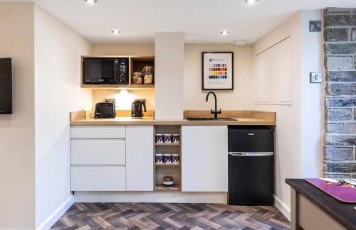 The Holt - Ilkley, central location, stylish apartment - Photo 7