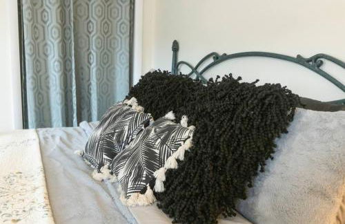 Private Modern 1st Flr 3 Bed Apt Close to Downtown - Foto 44