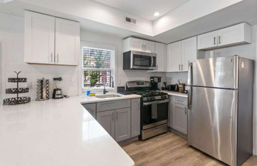 4BR 2BA Hot Tub Home By The Bay - Foto 10