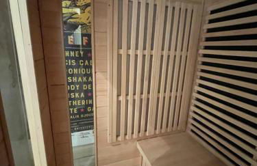 Superbe LOFT centre-ville - Sauna - parking privé -Clim- 1 à 10personnes - Foto 43