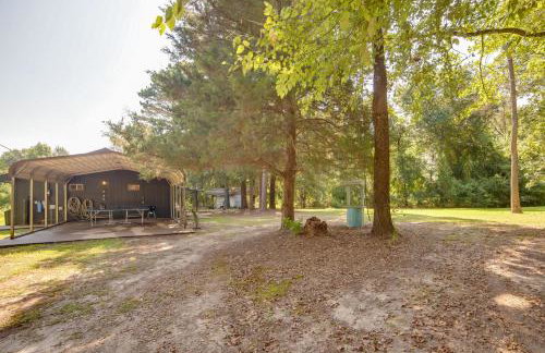 Secluded Getaway on ~10 Acres in The Piney Woods! - Foto 24