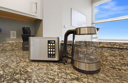 Luxury Downtown Cityview Suite Skywalk Access and Free Garage Parking - Foto 32