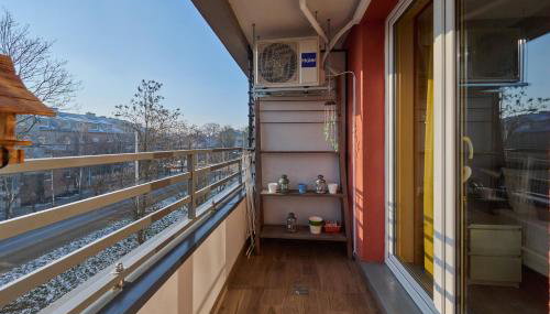 Lively Green Apartment in Wrocław with Balcony and Desk by Noclegi Renters - Foto 5