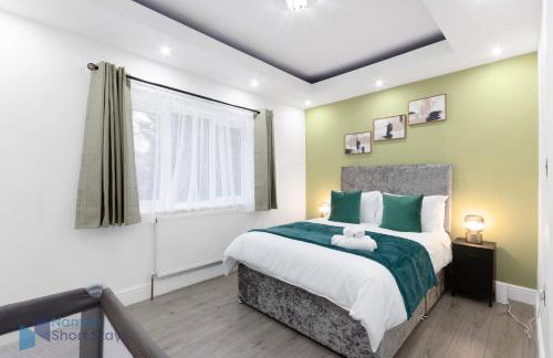 Large Comfy 4 Bedroom House, Ideal for Workers, FREE Parking - Foto 25