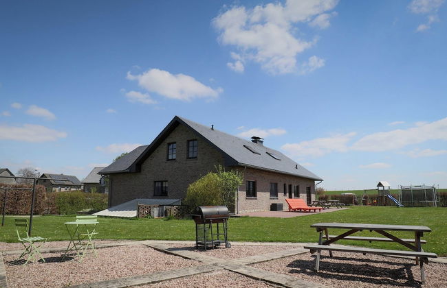 Spacious Holiday Home in the Ardennes with Sauna & Hot Tub - Photo 39