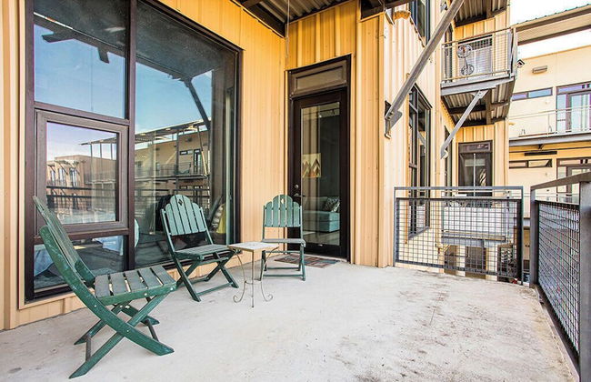 Convenient Condo Near Zilker & Barton Springs! - Photo 16