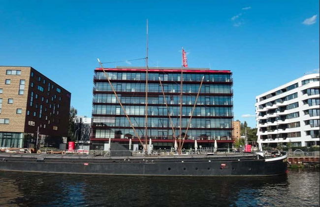 Berlin Sightseeing Boat - Photo 8