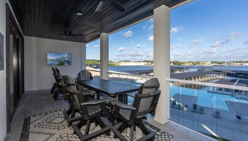 Topsider Condo w/ Stunning Lake Views, Shuffleboard & King Beds - Foto 3, sunbed
