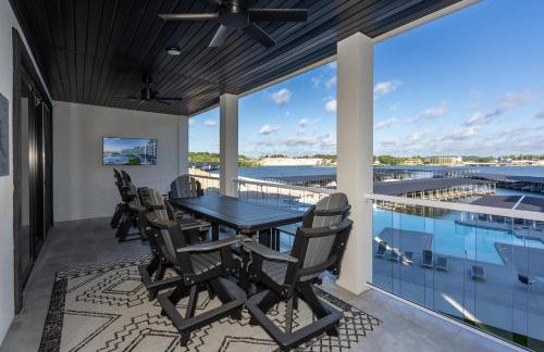 Topsider Condo w/ Stunning Lake Views, Shuffleboard & King Beds - Foto 3