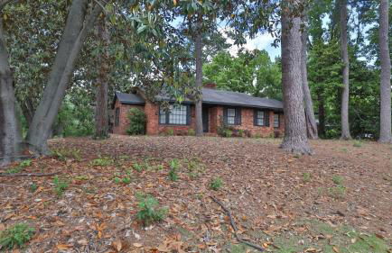 Group Getaway 6BR Near Fort Benning Huge Kitchen Private Yard - Foto 2