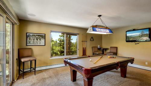 Tudor Lodge - Photo 2