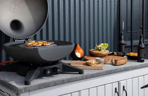 Luxury Shepherd hut with hot tub - Photo 20