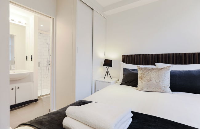 Trafalgar Square by Excel Apartments - Photo 3