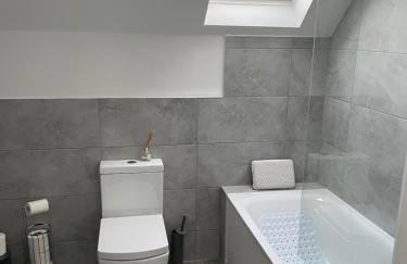 Beautiful house in Poole with parking, 2 bed & 2 bathroom - Foto 30