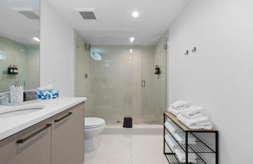 Luxury Condo with Rooftop Pool - 5-Min to Beach - Foto 29